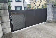 レール式引戸！