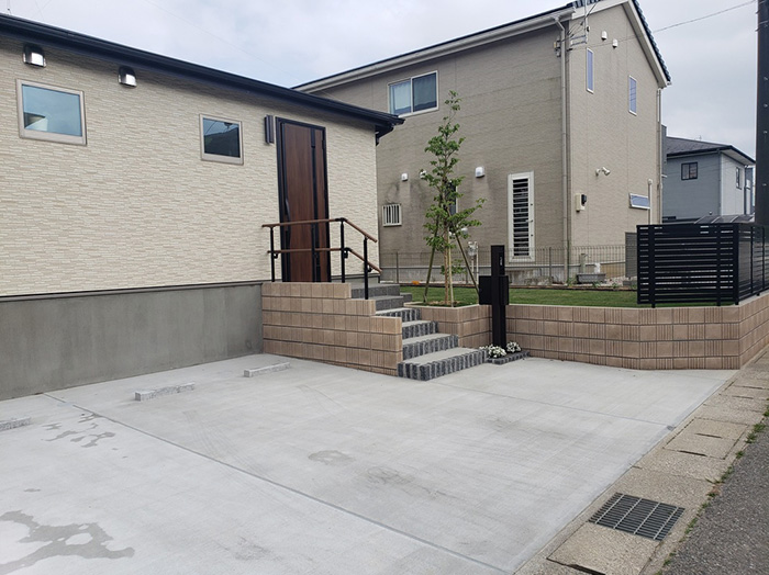 高低差があるお庭