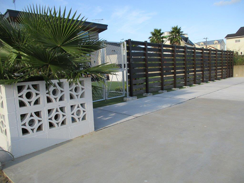 民泊施設のリゾート風ガーデン