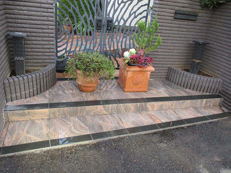 リガーデン～自然石張りのお庭～