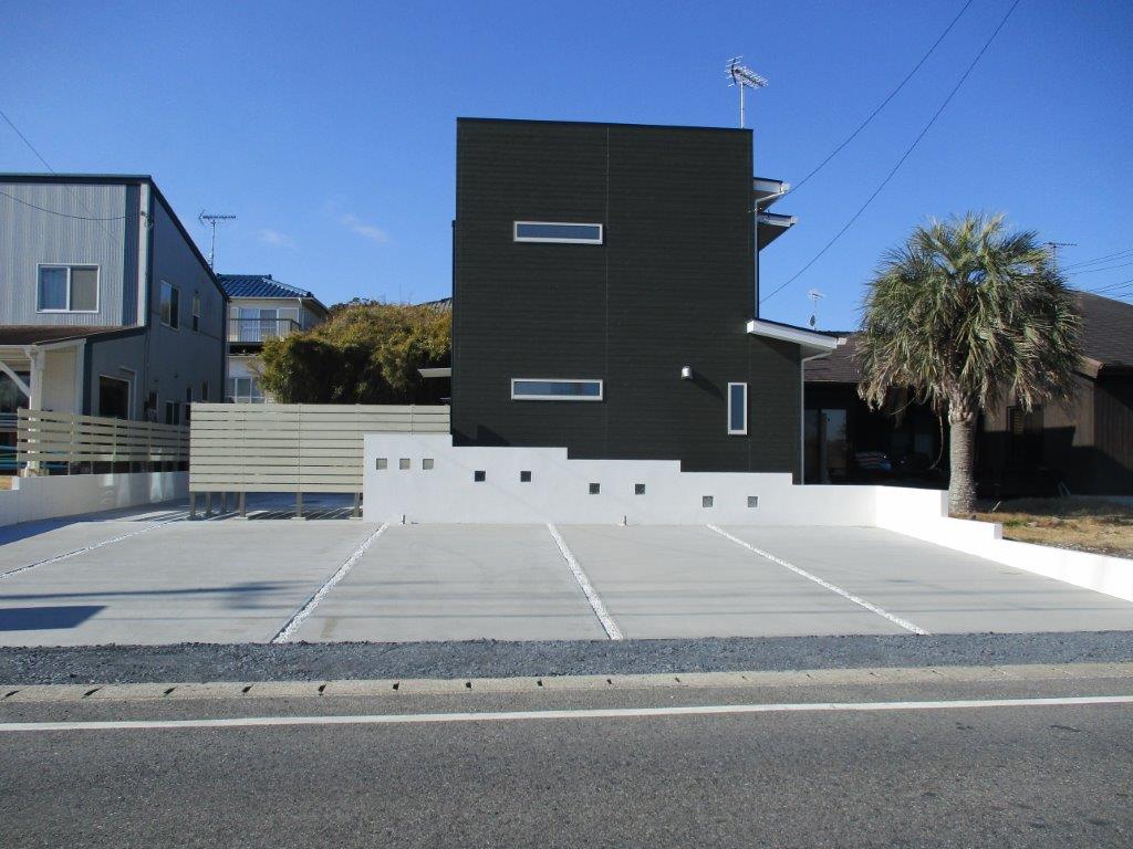 ホワイトカラーのエクステリア